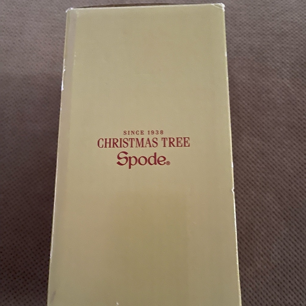 Spode Christmas Tree Travel Mug with Lid - Picture 4 of 12